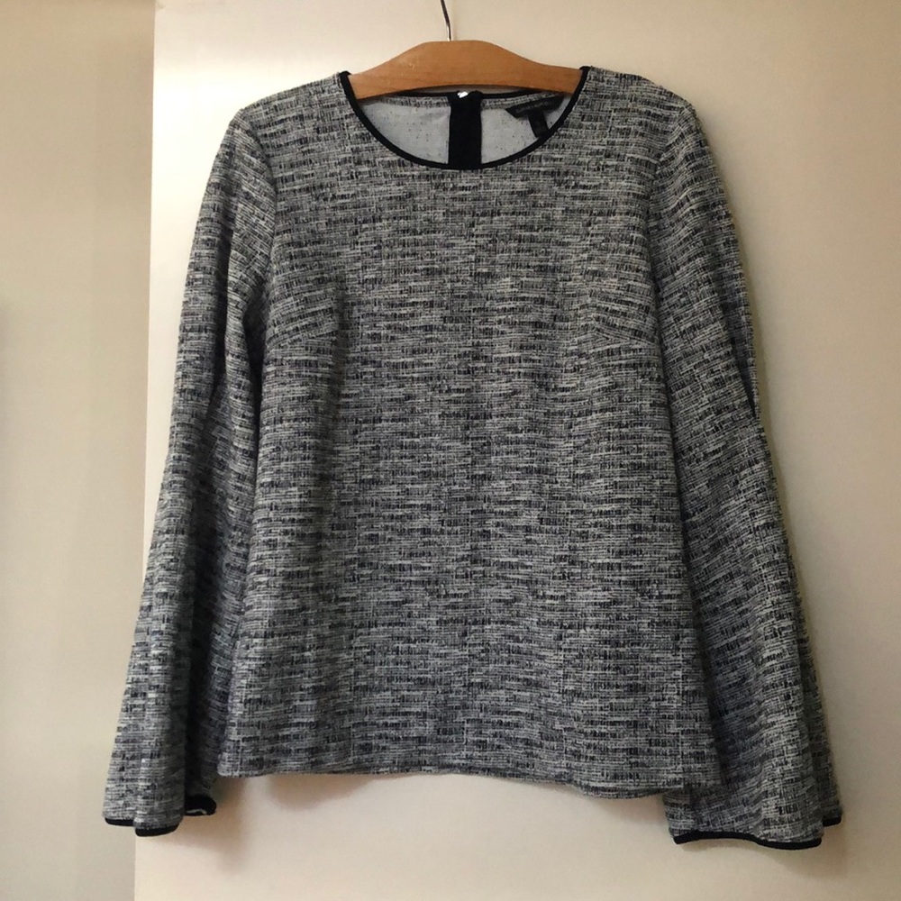 Banana Republic textured fluted blouse Small